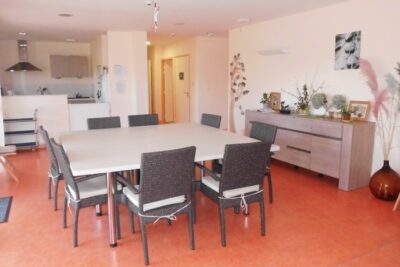 Saint Armel domicile partagé séjour - Agrandir l'image 2 sur 3, fenêtre modale